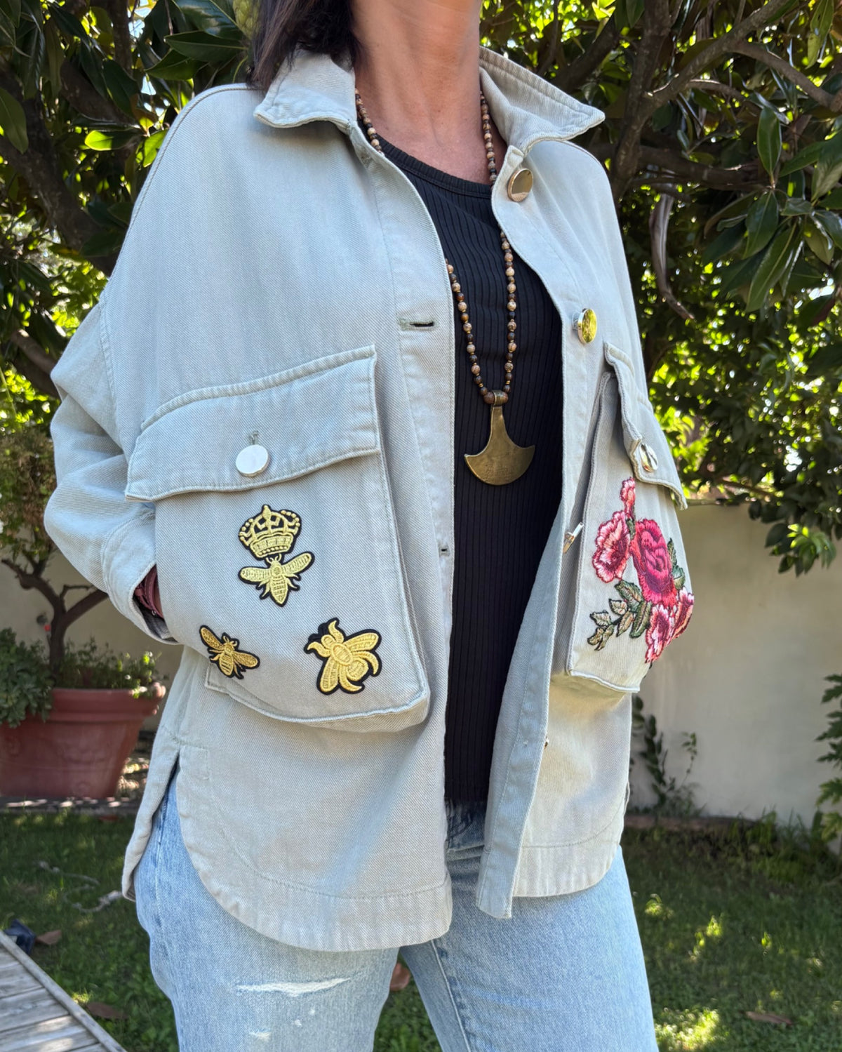 Veste Kaki Roses rouge et bébêtes