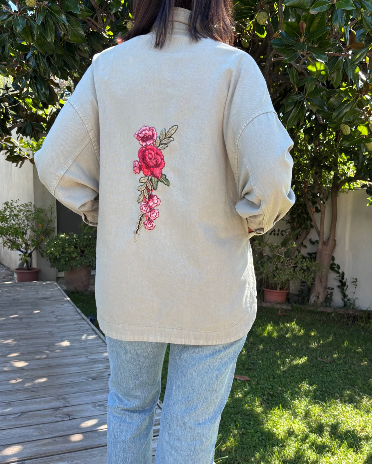 Veste Kaki Roses rouge et bébêtes