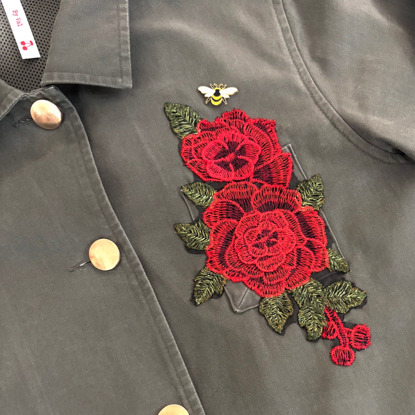 Veste Kaki roses rouges